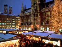 Munich_Christmas_Market_and_new_Town_Hall.jpg