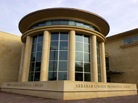 Lincoln-Presidential-Library.jpg