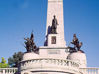 Lincolns-Tomb-Oakridge-Cemetery.jpg