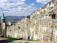 Fortification wall
