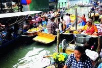 Damnoen Saduak Floating Market photo