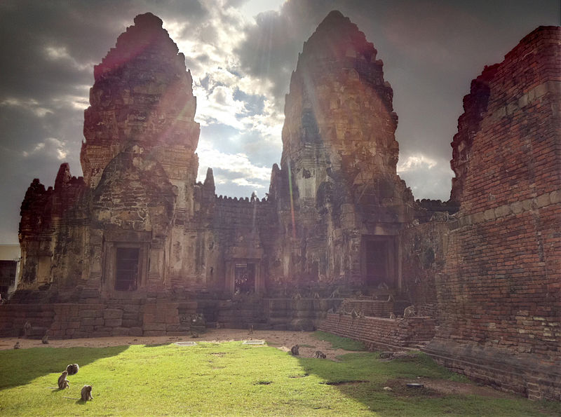 Lopburi Monkey Temple photo